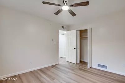 8724 E Kenyon Drive, Tucson, AZ 85710 - Photo 19