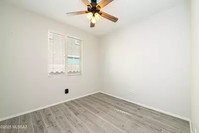 7821 S Wolf Creek Drive, Tucson, AZ 85757 - Photo 19