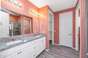 7821 S Wolf Creek Dr, Tucson, AZ 85757 - Photo 11