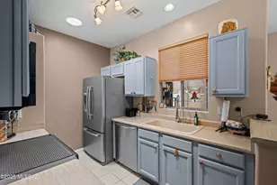 3717 S Camino del Cefiro, Green Valley, AZ 85614 - Photo 11