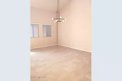 143 N Crescent Bell Drive, Green Valley, AZ 85614 - Photo 5