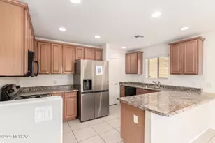 8784 N Western Red Cedar Dr, Tucson, AZ 85743 - Photo 9