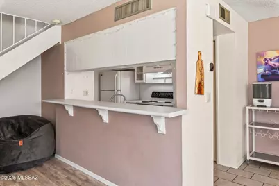 6557 E Calle La Paz #UNIT C, Tucson, AZ 85715 - Photo 9