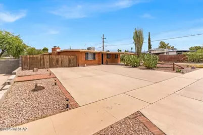 8325 E 18th Street, Tucson, AZ 85710 - Photo 3