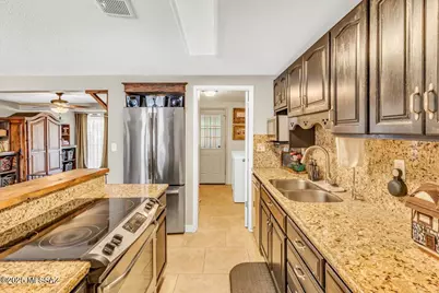 8325 E 18th Street, Tucson, AZ 85710 - Photo 15