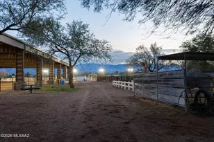 9525 E Graf Ln, Tucson, AZ 85730 - Photo 25