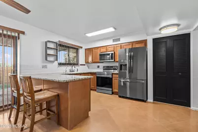 7621 N Shirley Place, Tucson, AZ 85741 - Photo 11