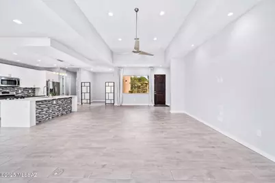 10053 N Alder Spring Drive, Tucson, AZ 85737 - Photo 3