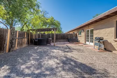 933 E Mesquite Drive, Tucson, AZ 85719 - Photo 23