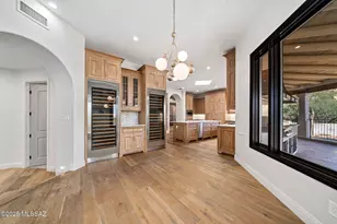 7370 N Catalina Ridge Dr, Tucson, AZ 85718 - Photo 11