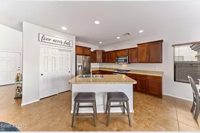 10816 E Sanctuary Ridge Lane, Tucson, AZ 85747 - Photo 11
