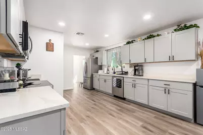 2822 N Tyndall Avenue, Tucson, AZ 85719 - Photo 11