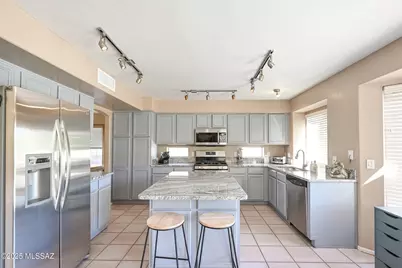 11632 N Labyrinth Drive, Oro Valley, AZ 85737 - Photo 7