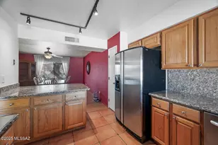 10401 E Rushlight Dr, Tucson, AZ 85748 - Photo 15