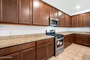 6265 S Desert Peak Dr, Tucson, AZ 85706 - Photo 9