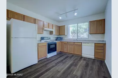 326 E Calle Nacrita, Green Valley, AZ 85614 - Photo 11