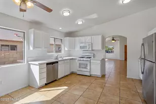 9562 E Shiloh St, Tucson, AZ 85748 - Photo 5