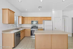 8227 W Calle Escorial, Tucson, AZ 85757 - Photo 21