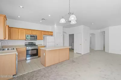 8227 W Calle Escorial, Tucson, AZ 85757 - Photo 19