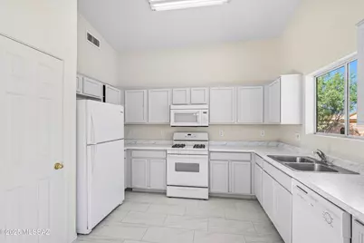 2202 W Burlwood Way, Tucson, AZ 85745 - Photo 15