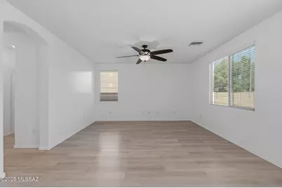 8608 N Western Juniper Terrace, Tucson, AZ 85743 - Photo 13