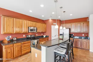 2212 E Bluejay Bluff Ln, Green Valley, AZ 85614 - Photo 7