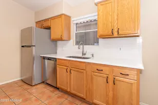 5566 W Dove of Peace Dr, Marana, AZ 85658 - Photo 9