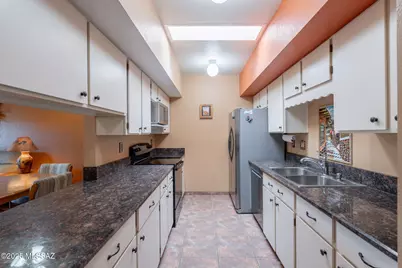 2853 S Calle Flamenco, Green Valley, AZ 85614 - Photo 11