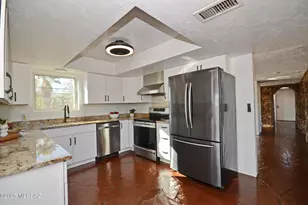 5850 N Campbell Ave, Tucson, AZ 85718 - Photo 9