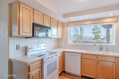 939 S Las Lomas Circle, Green Valley, AZ 85614 - Photo 13