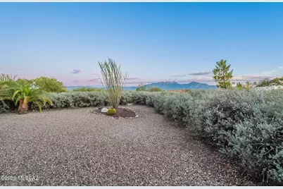 939 S Las Lomas Circle, Green Valley, AZ 85614 - Photo 47