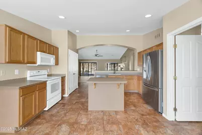 38482 S Sand Crest Drive, Saddlebrooke, AZ 85739 - Photo 17