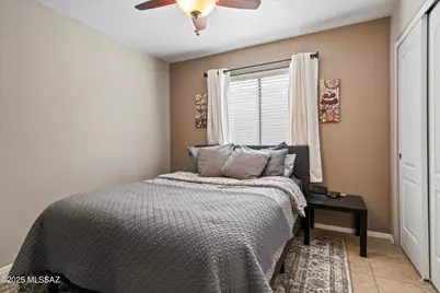 2228 W Silverbell Tree Drive, Tucson, AZ 85745 - Photo 13