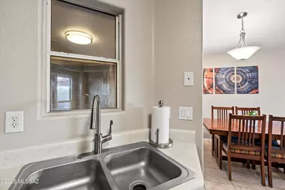 2228 W Silverbell Tree Drive, Tucson, AZ 85745 - Photo 11