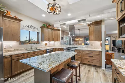 1560 W Calle Del Ducado, Green Valley, AZ 85622 - Photo 13