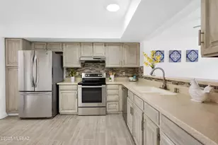 7823 E Rosewood St, Tucson, AZ 85710 - Photo 9