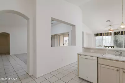 7653 W Starry Night Lane, Tucson, AZ 85743 - Photo 9