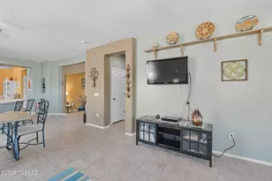 897 N Delacroix Dr, Green Valley, AZ 85614 - Photo 11