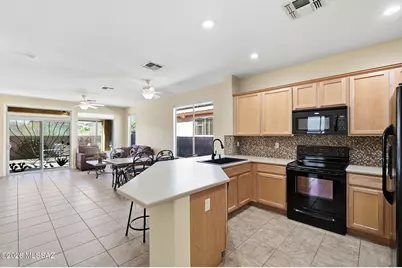 897 N Delacroix Drive, Green Valley, AZ 85614 - Photo 3