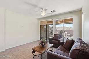 897 N Delacroix Dr, Green Valley, AZ 85614 - Photo 13