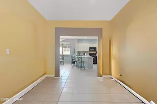 897 N Delacroix Dr, Green Valley, AZ 85614 - Photo 23