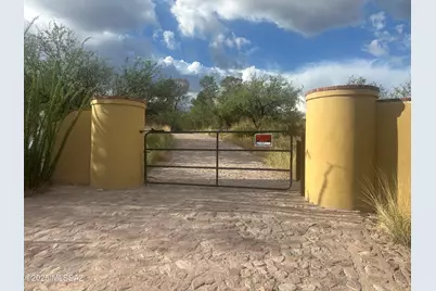 887 E Roper Road, Nogales, AZ 85621 - Photo 1