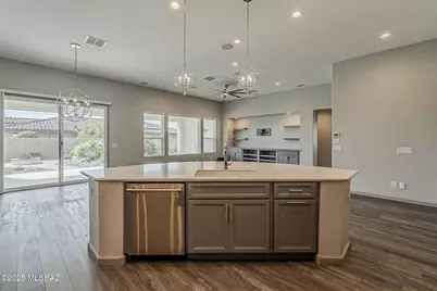 525 N Sonoma Vista Drive, Green Valley, AZ 85614 - Photo 13