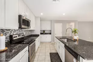 9150 N Wagon Spoke Ct, Tucson, AZ 85742 - Photo 1