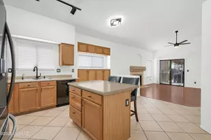 114 W Freddie Canyon Way, Oro Valley, AZ 85755 - Photo 9