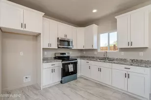 4205 N 16th Pl, Tucson, AZ 85705 - Photo 17