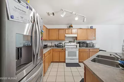 4146 E Angel Spirit Drive, Tucson, AZ 85756 - Photo 9