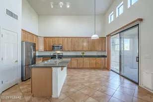 7466 W Crimson Ridge Dr, Tucson, AZ 85743 - Photo 13