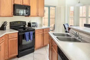 13497 N Holly Grape Dr, Marana, AZ 85658 - Photo 11