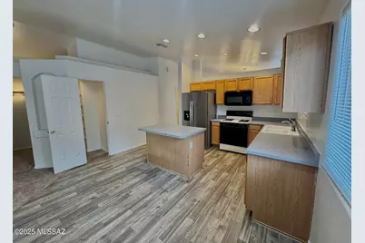 6070 N Panorama Park Drive, Tucson, AZ 85704 - Photo 9